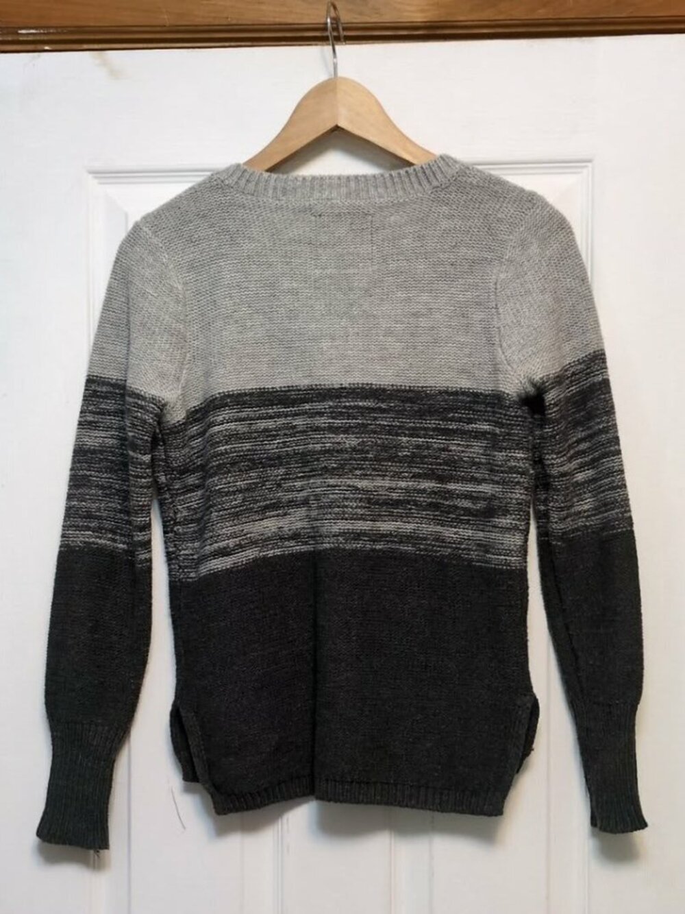 U.S. Polo Assn. Women's V-Neck Cable Knit Sweater Gray Color Block Size S Preppy - Picture 3 of 6